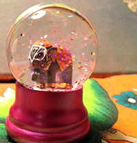 Picture of an elephant snow globe.